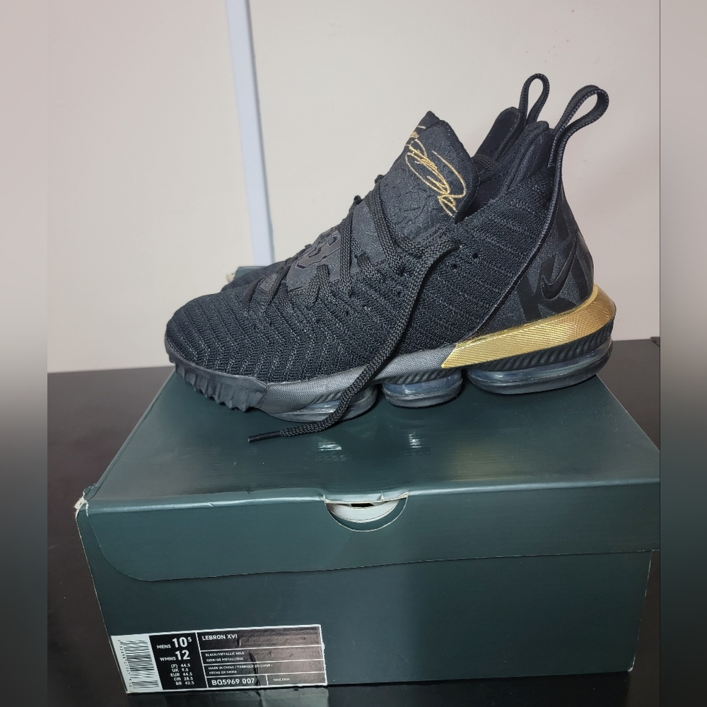 Nike LeBron XVI (16) - 10.5 MEN'S - Picture 1 of 8